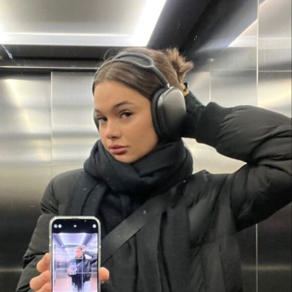 Apple 🖤🎧AirPods Max🎧🖤(Latest) USB-C ANC Over-Ear Noise Canceling Headphone